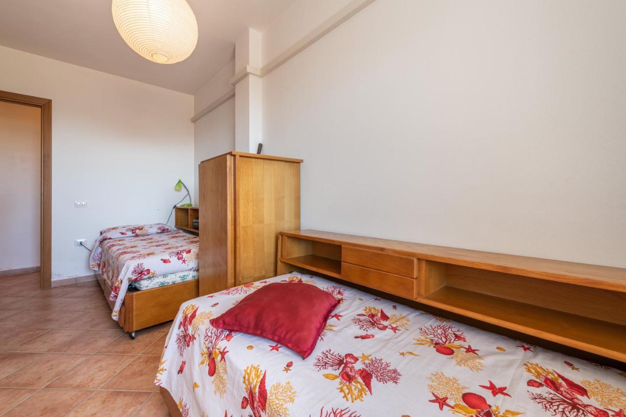 Casa Vacanze 21 Aprile - T Calasetta Εξωτερικό φωτογραφία