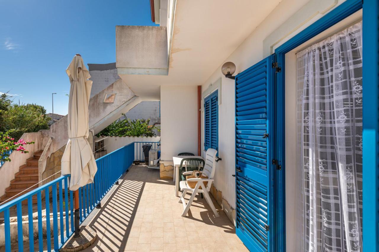 Casa Vacanze 21 Aprile - T Calasetta Εξωτερικό φωτογραφία
